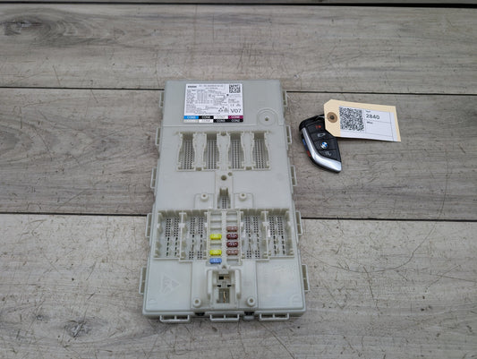2018 - 2024 BMW X3 G01 Bdc Body Domain Fem Control Module w/ Key 9436419 B58B30O1