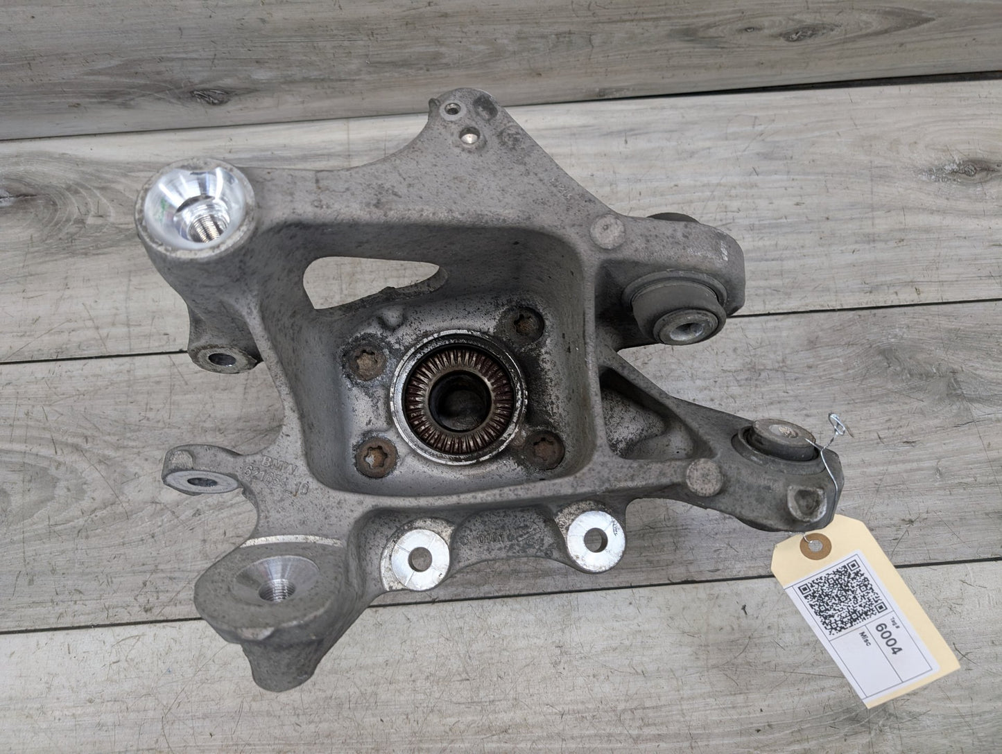 2016-2022 BMW 750Li G12 Rear Right Passenger Spindle Knuckle w/ Bearing 6861136