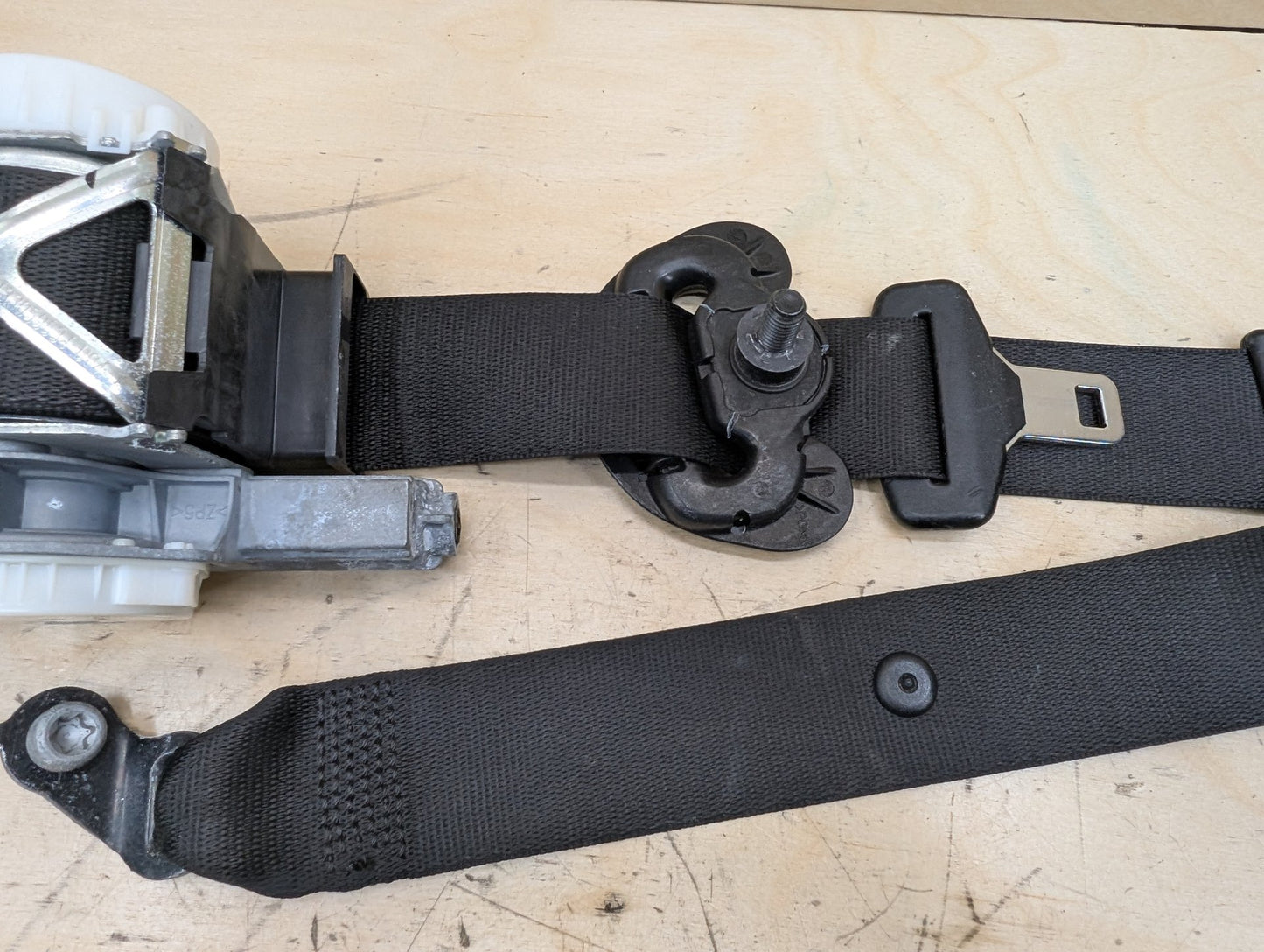 12-20 OEM BMW F30 F36 F80 M3 Front Right Passenger Side Seatbelt Retractor Black