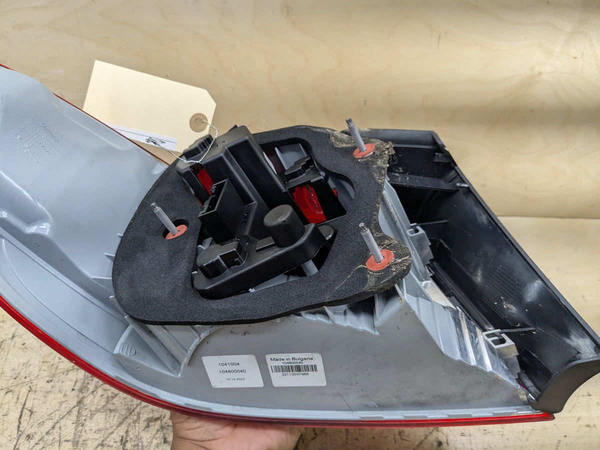 2007-2013 BMW 335i E92 Rear Right Passenger Outer Tail Light 7174404 OEM