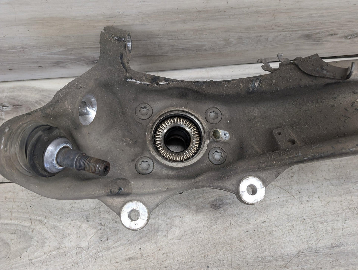 OEM BMW G30 530 540 M550 AWD Front Right Passenger Hub Spindle Knuckle Bearing