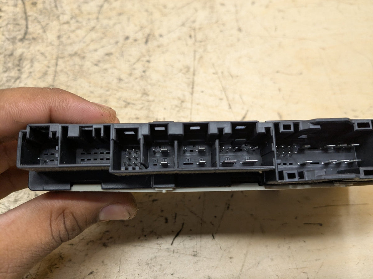 2018-2023 BMW M550i G30 Front Right Passenger Seat Module 7943768 OEM