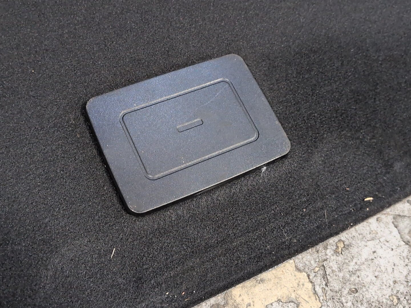 2011 BMW 328i E90- Rear Trunk Cargo Floor Carpet Spare Tire Cover PN: 7059233