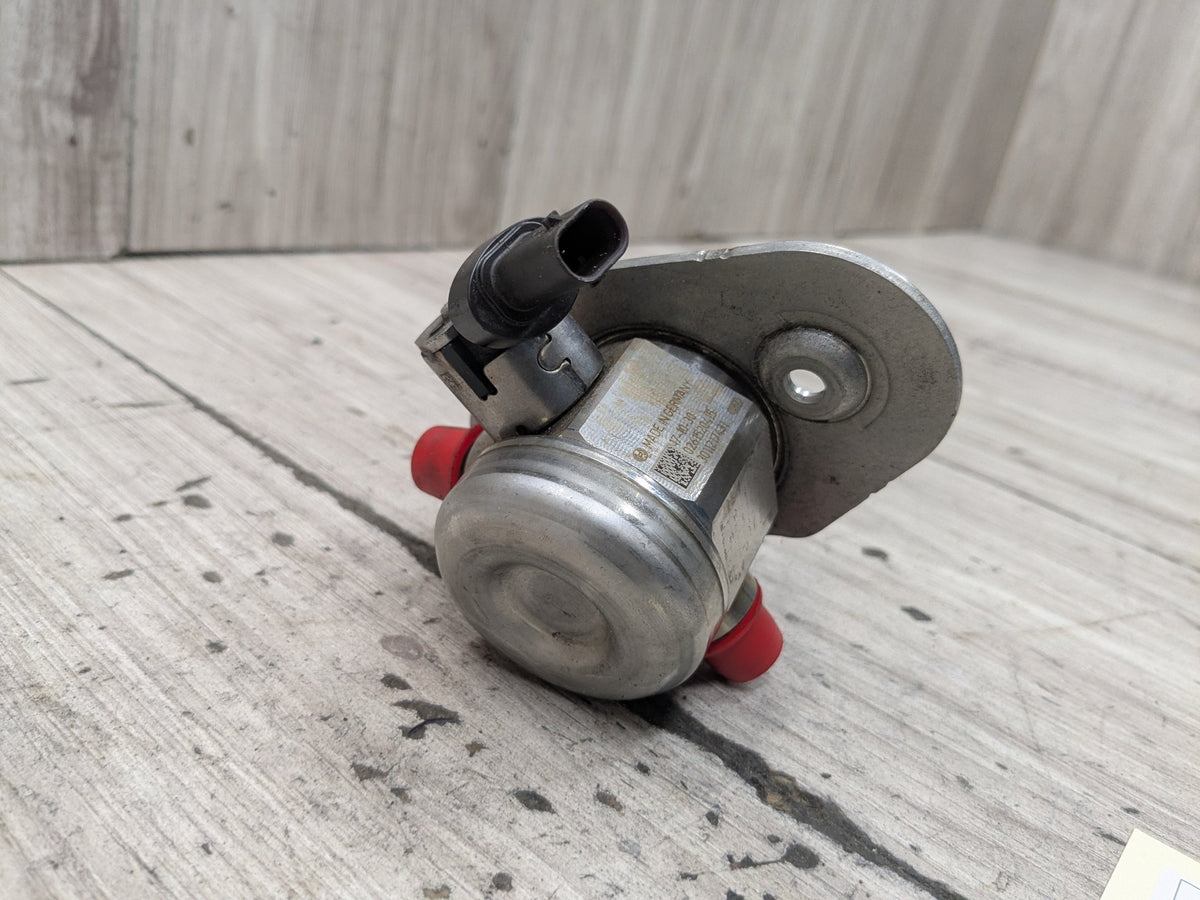 16-20 OEM BMW G11 G12 750 G30 M550 Engine N63R HPFP High Pressure Fuel Pump 5-8