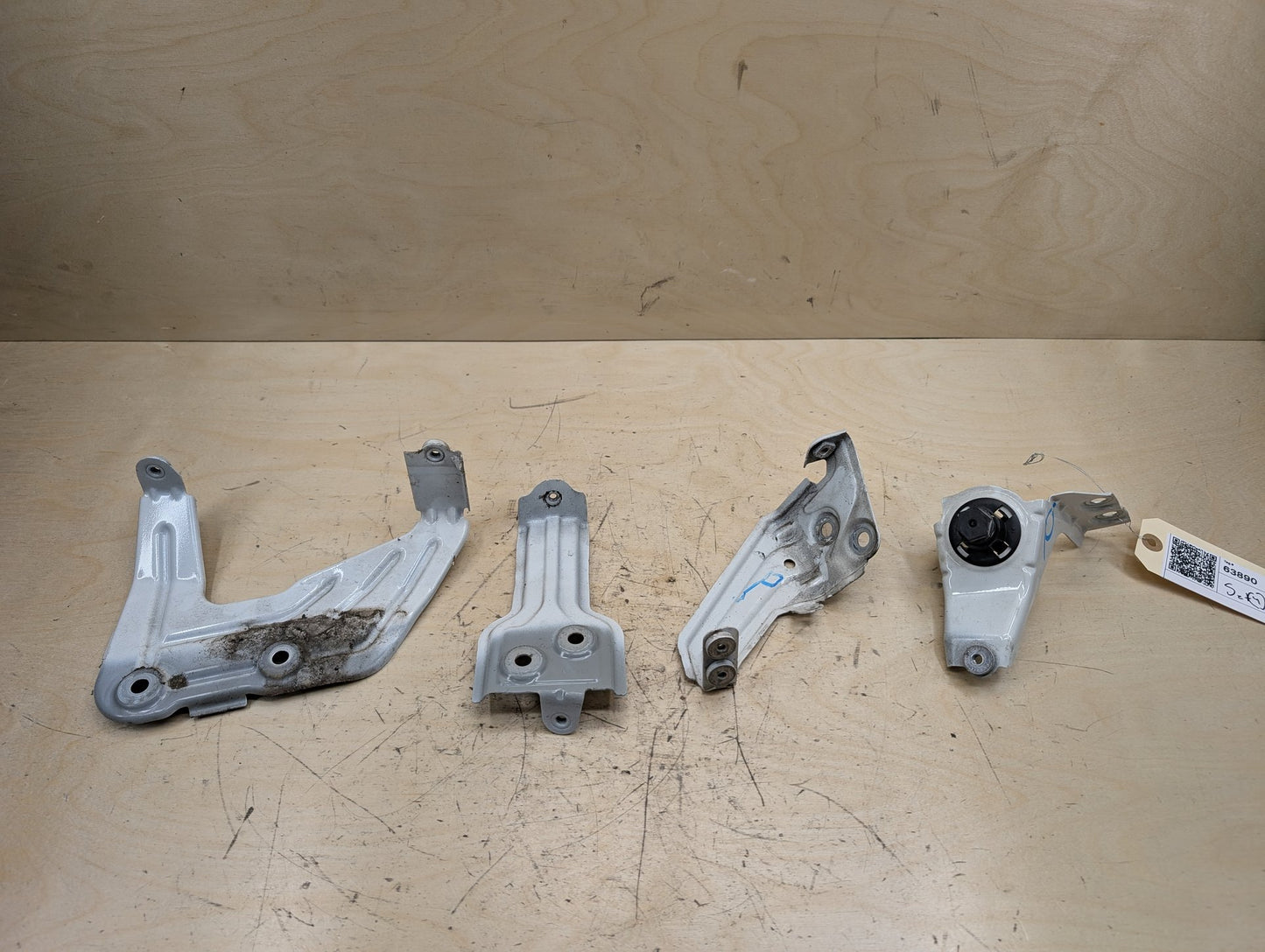 2018-2024 BMW X3 G01 Front Right Passenger Fender Brackets SET 7424678