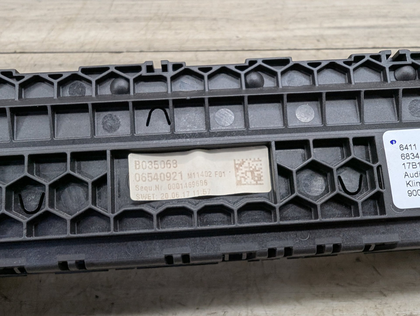 17-20 OEM BMW G30 G32 530 540 640 AC Climate Control Panel Radio Media Buttons