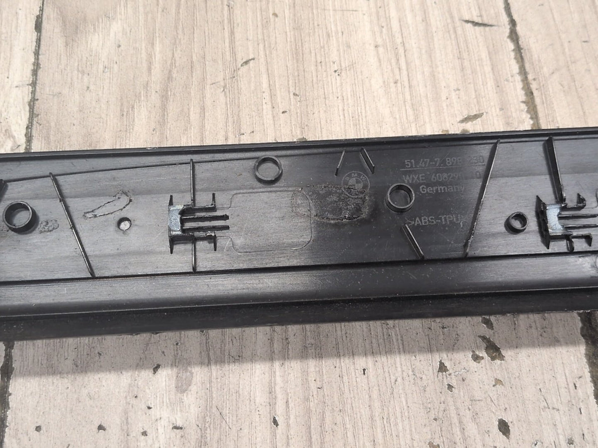 2004-2010 BMW M6 E64 Front Left Right Scuff Plate Door Sill SET 7898230 OEM
