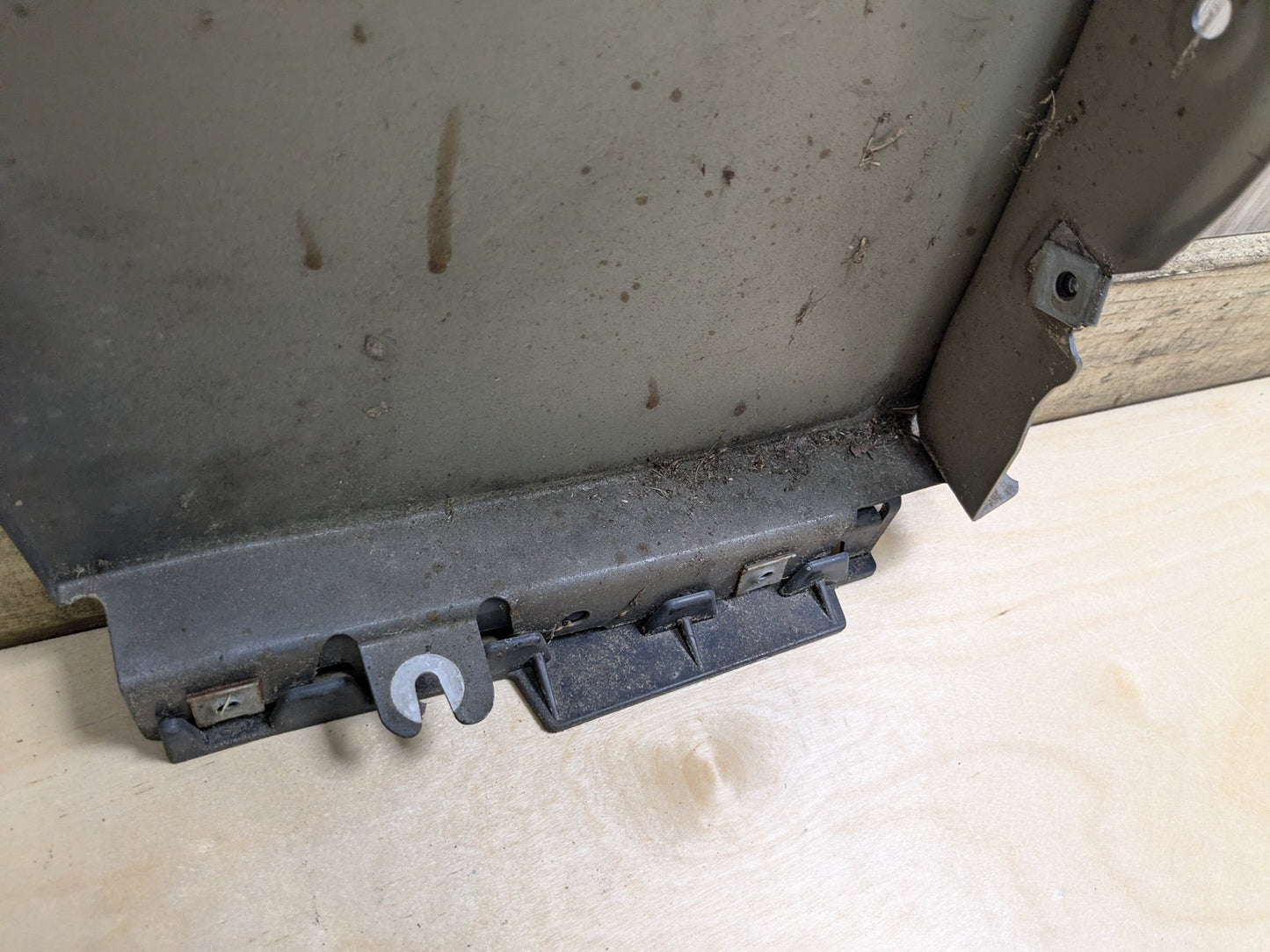 04-10 BMW E60 Front Right Passenger Fender Panel Grey A52