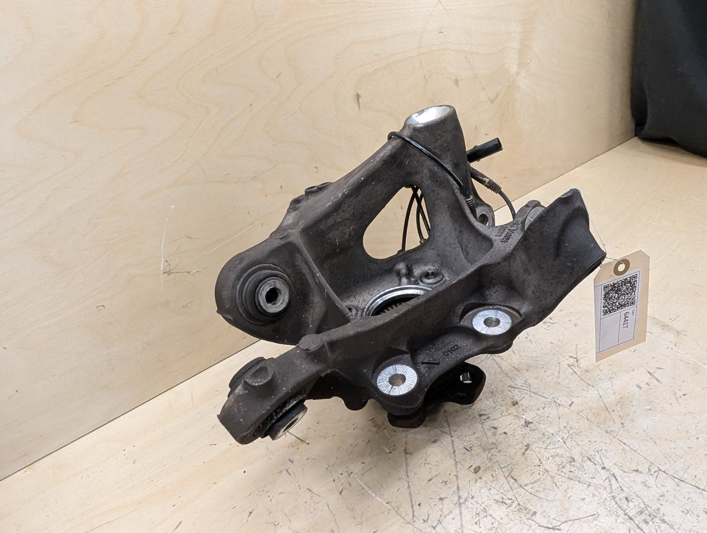 2016-2022 BMW 750i G12 Rear Left Driver Spindle Knuckle w/ Bearing 6865661