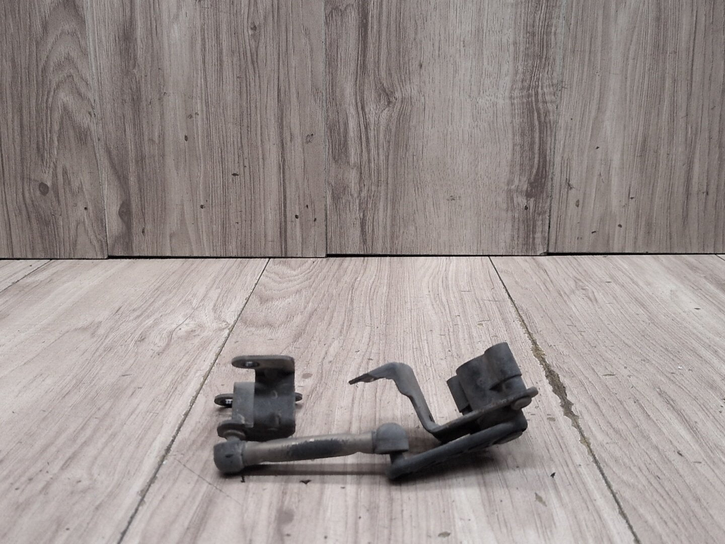 2015-2018 Audi Q3 8U Suspension Height Level Sensor 1K0941273M