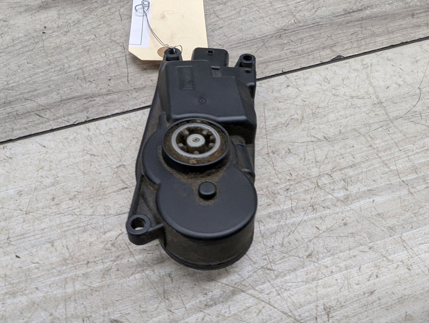 2017-2023 BMW 530i G30 Muffler Exhaust Flap Actuator 9854640