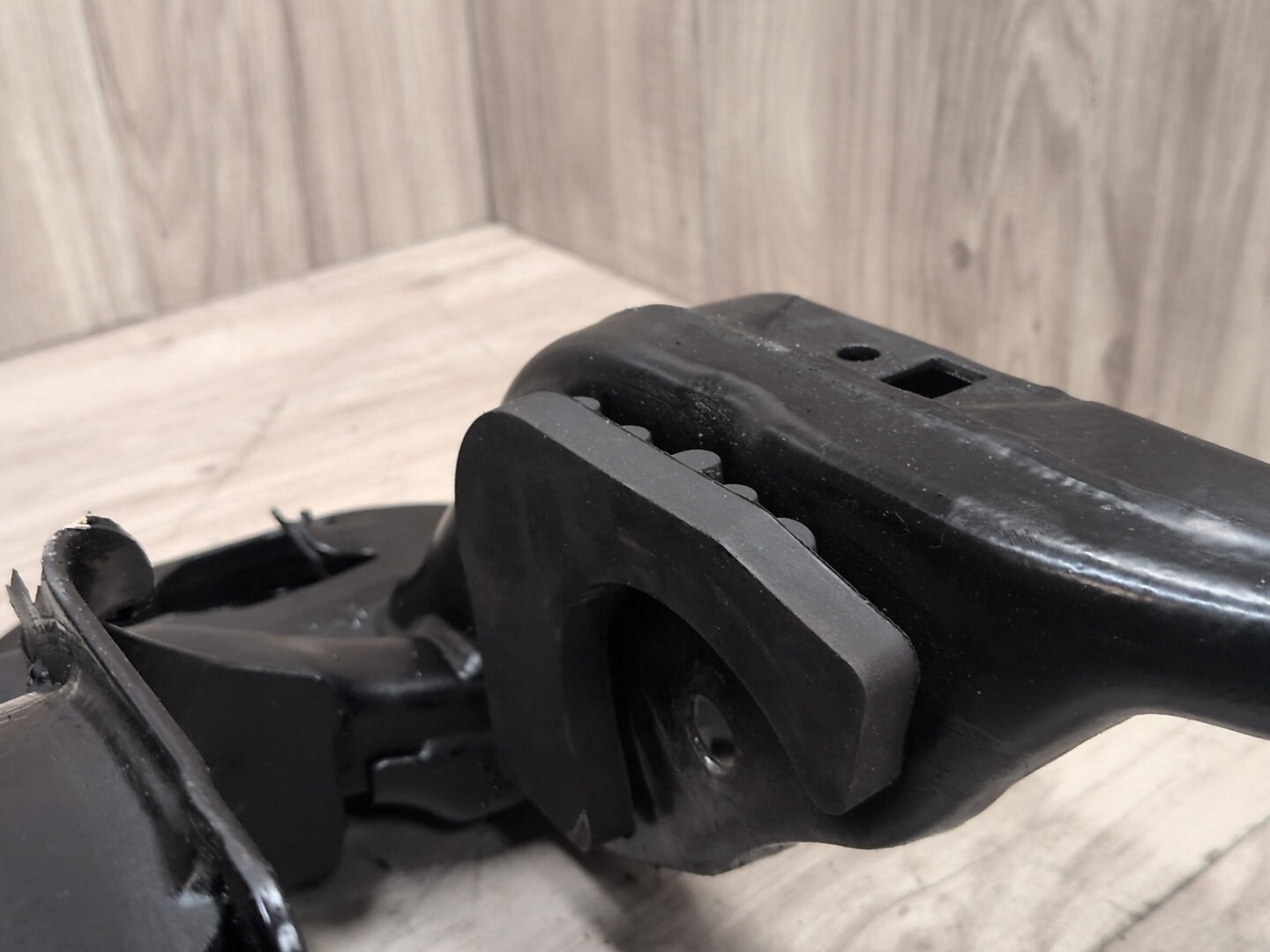 2014 - 2018 BMW X5 F85 Transmission Mount Bracket 6954188 S63B44T2