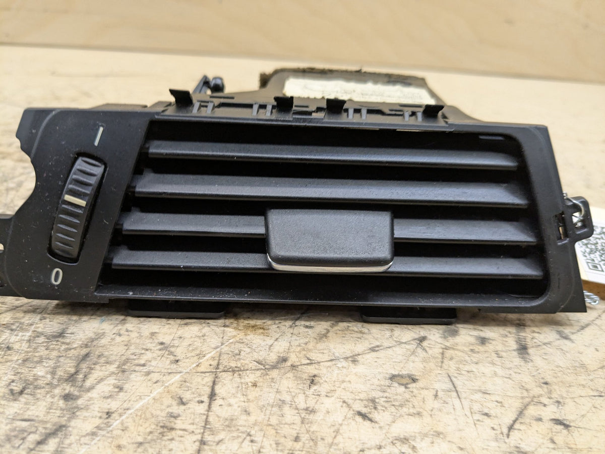 06-13 OEM BMW E90 E92 E93 335 328 M3 Left Driver Side Dashboard Air Vent