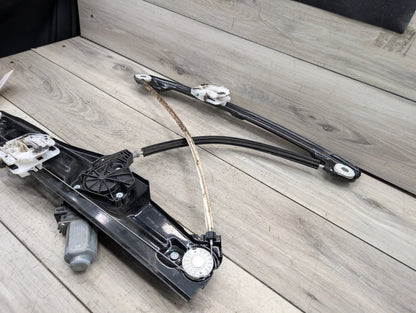 2011 - 2017 BMW X3 F25 Front Right Passenger Door Window Glass Regulator w/ Motor 4880168 N55B30M0