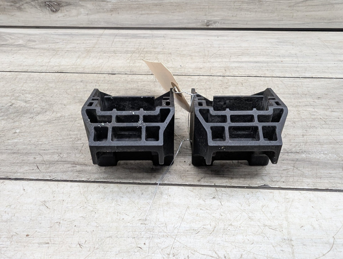 2008-2013 BMW 128i E82 Radiator Lower Mounting Brackets SET 7807184 OEM