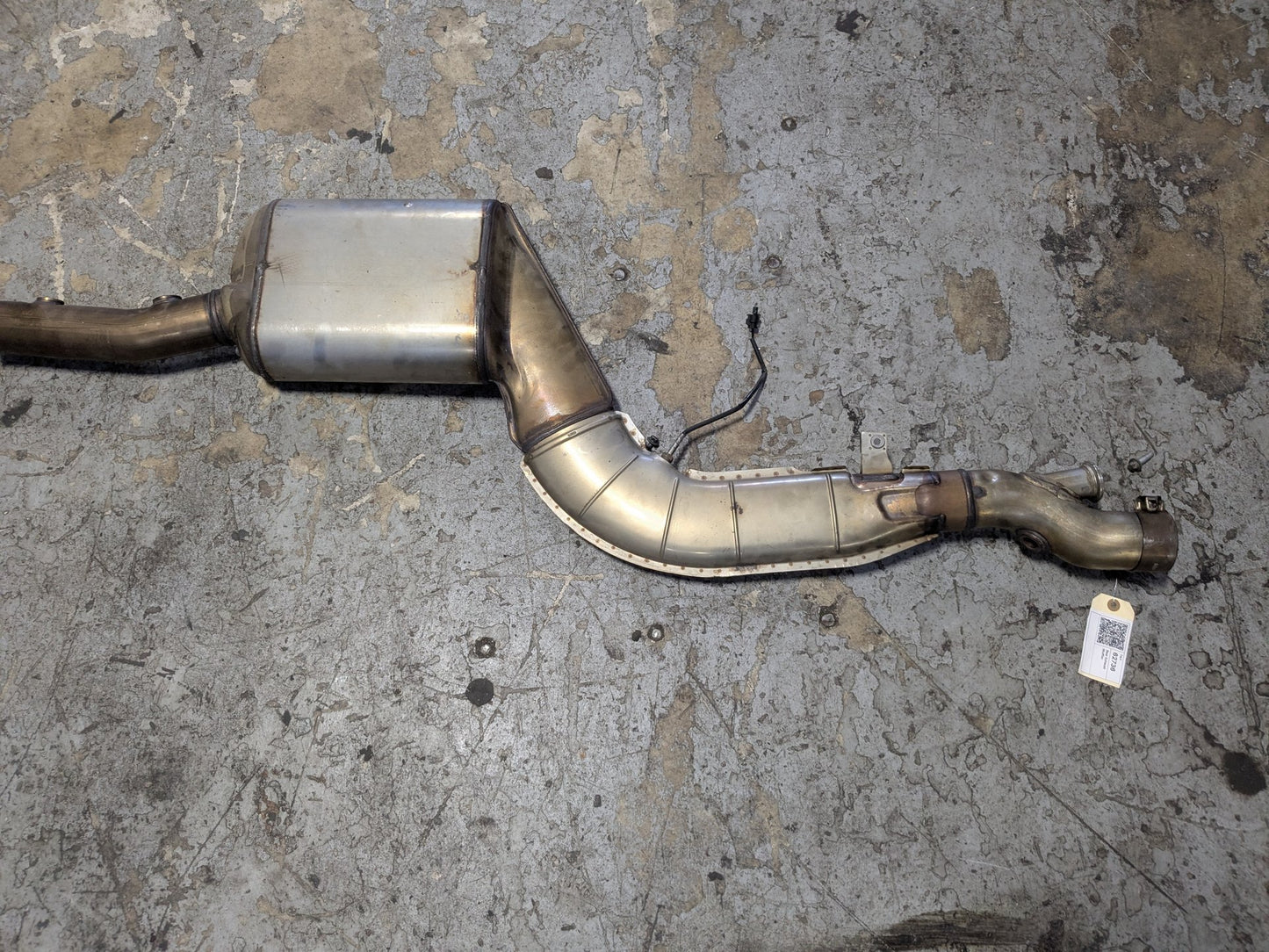 14-18 OEM BMW F30 328 Diesel Rear Exhaust Muffler PN: 8570096