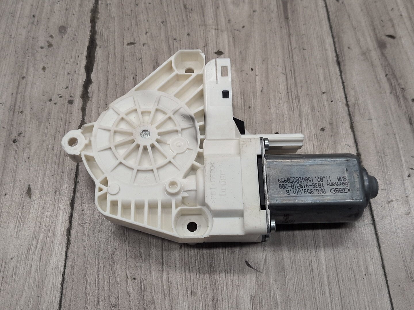 2015-2018 Audi Q3 8U Front Left Driver Door Window Glass Regulator Motor 8K0959801