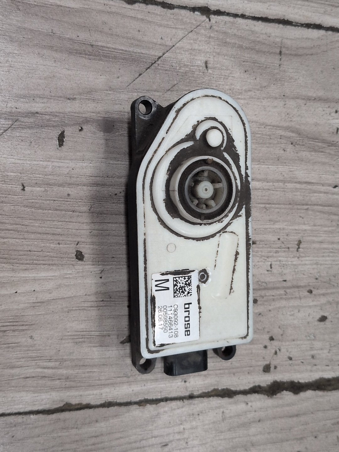 OEM BMW G30 530 540 M550 G12 740 750 M760 Upper Grille Air Flap Motor Actuator