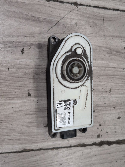 OEM BMW G30 530 540 M550 G12 740 750 M760 Upper Grille Air Flap Motor Actuator
