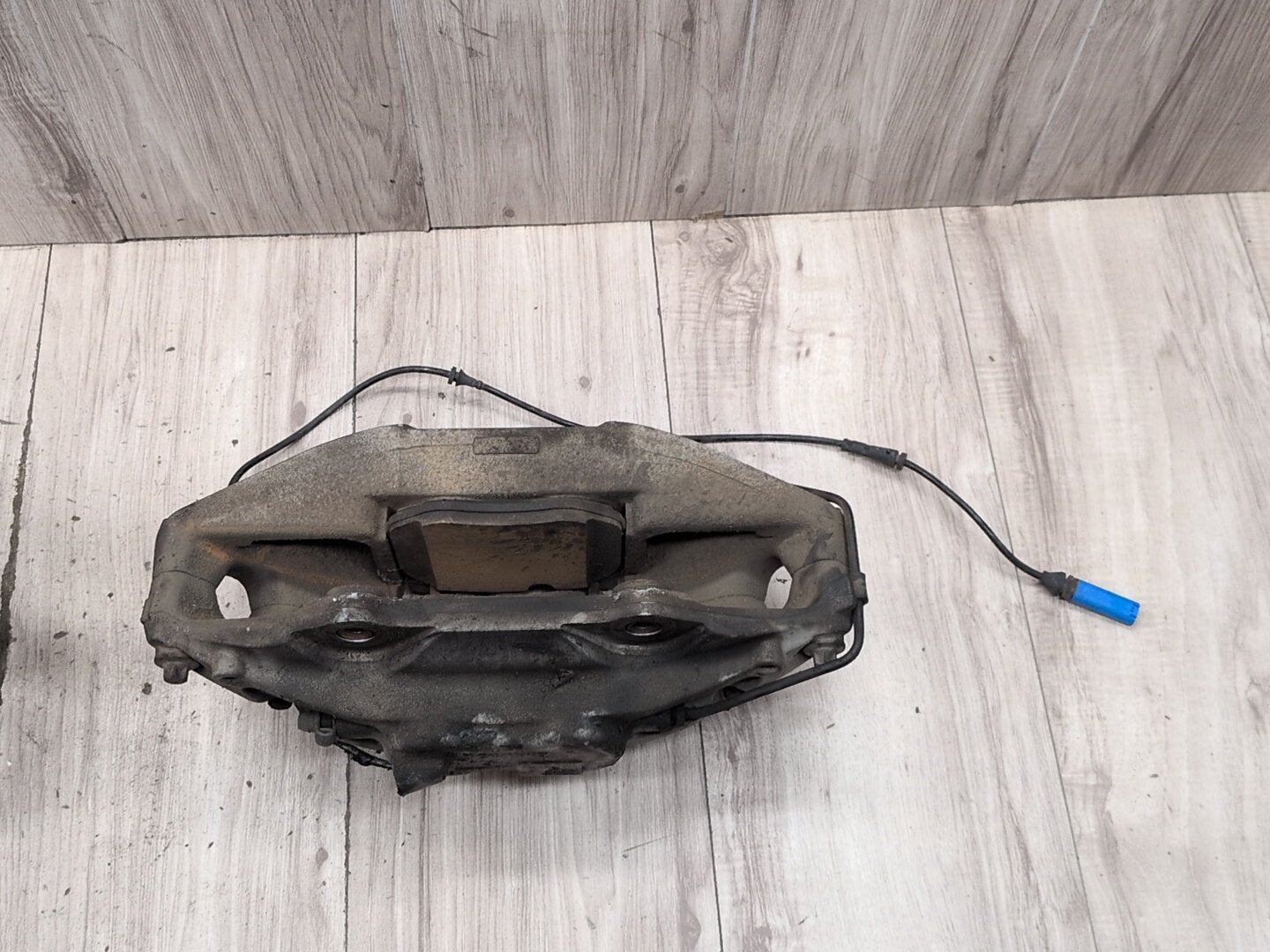 2016-2022 BMW 750i G12 Front Left Right Brake Caliper SET 6891297
