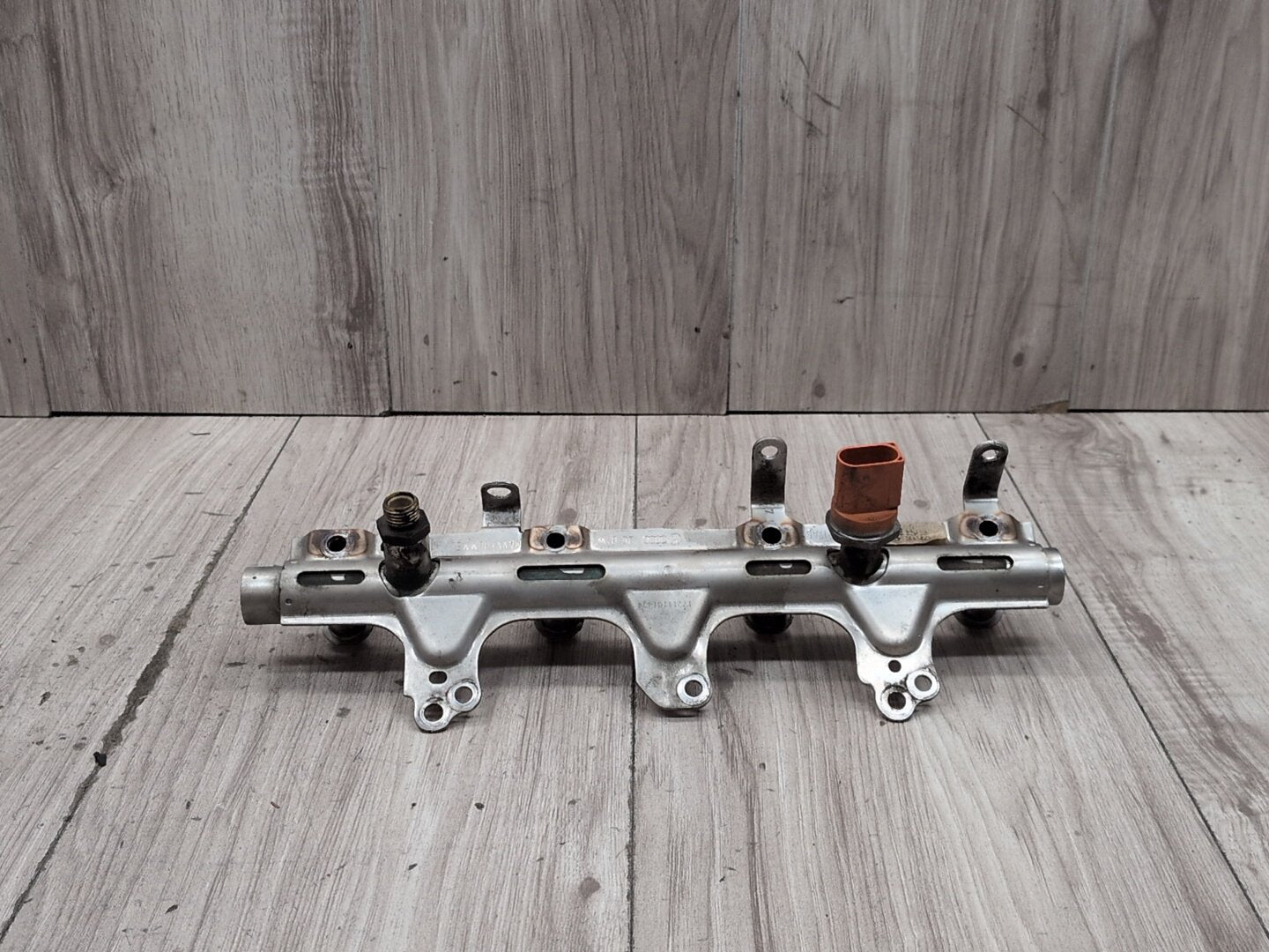 2015-2018 Audi 8U Q3 CCTA Engine Motor Fuel Injector Rail Line 06J133317AB