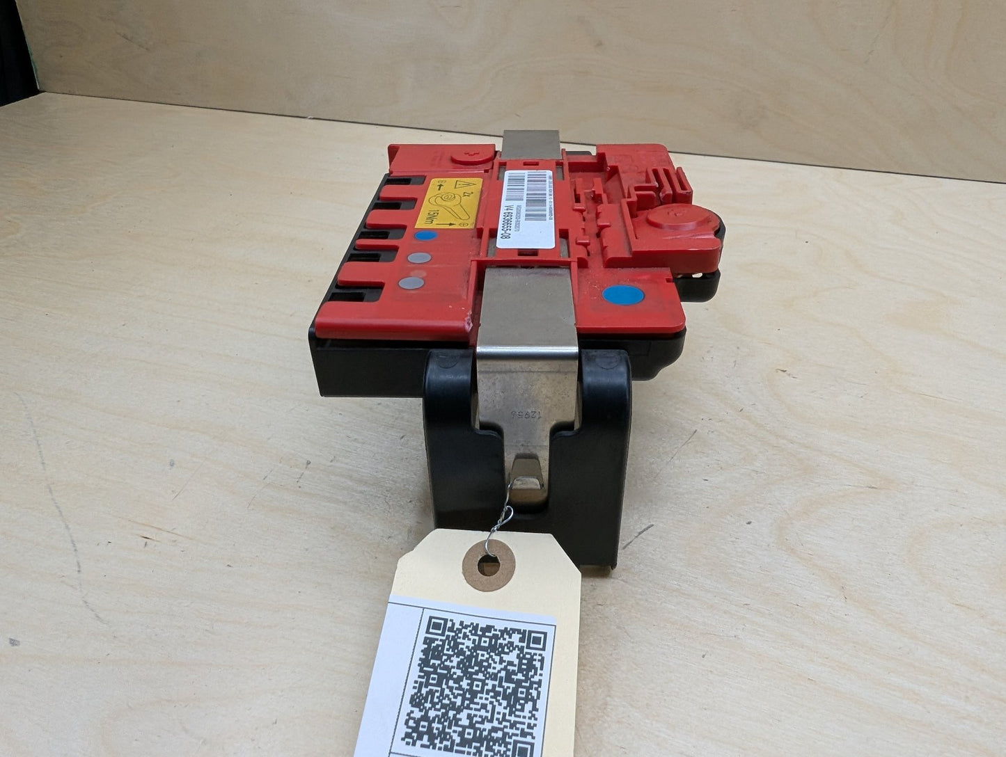 OEM BMW E82 E88 E90 E92 Battery Power Junction Distribution Fuse Box Voltage