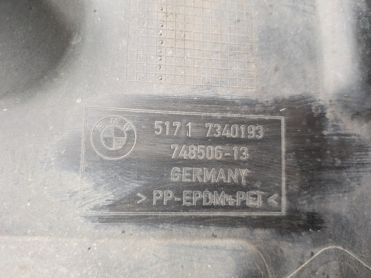 2016-2022 BMW 750i G12 Front Left Driver Wheel Fender Liner Splash Guard 7340193