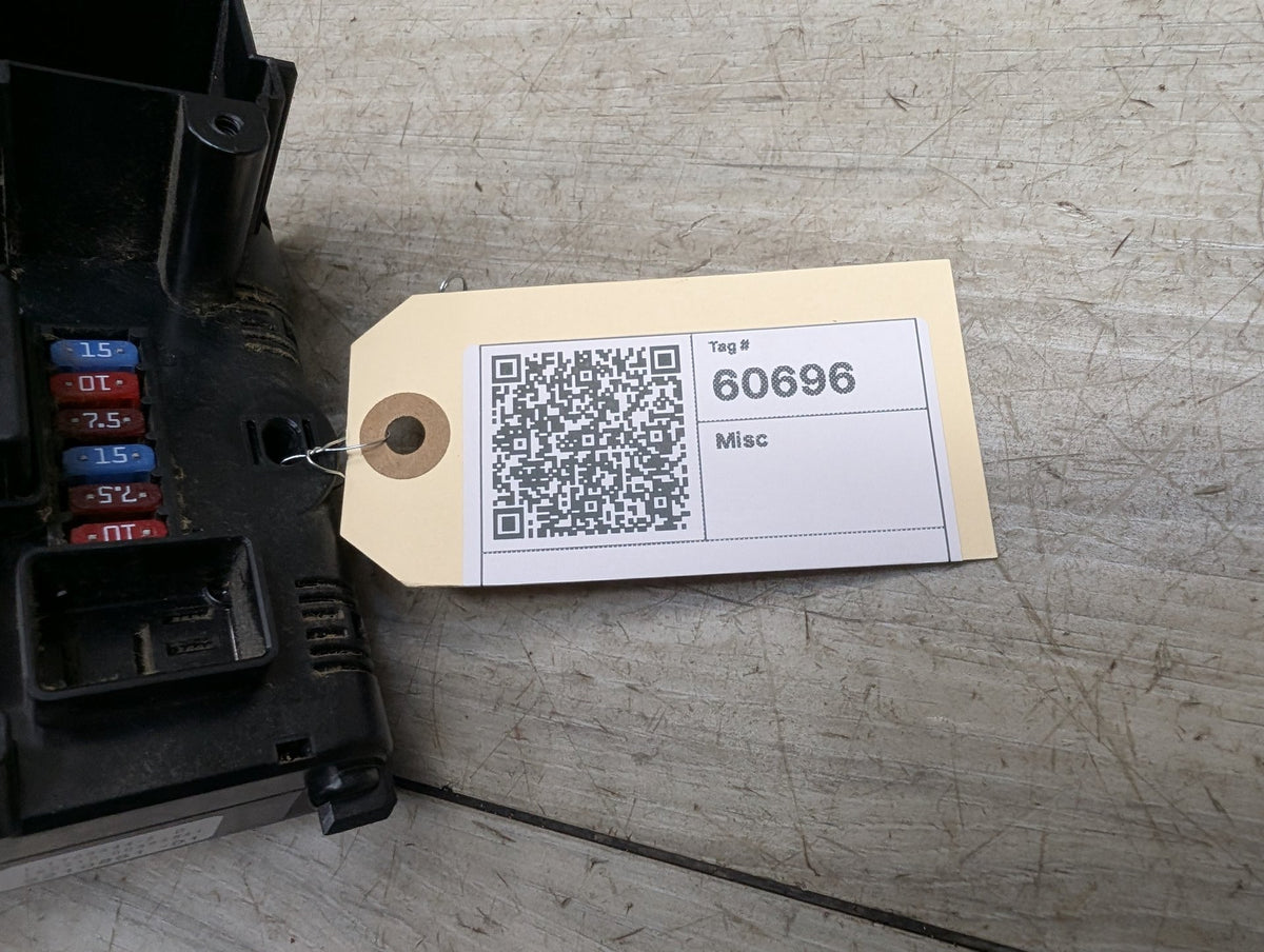 2011-2016 BMW 535i F10 Front Power Distribution Fuse Box 9210861 OEM