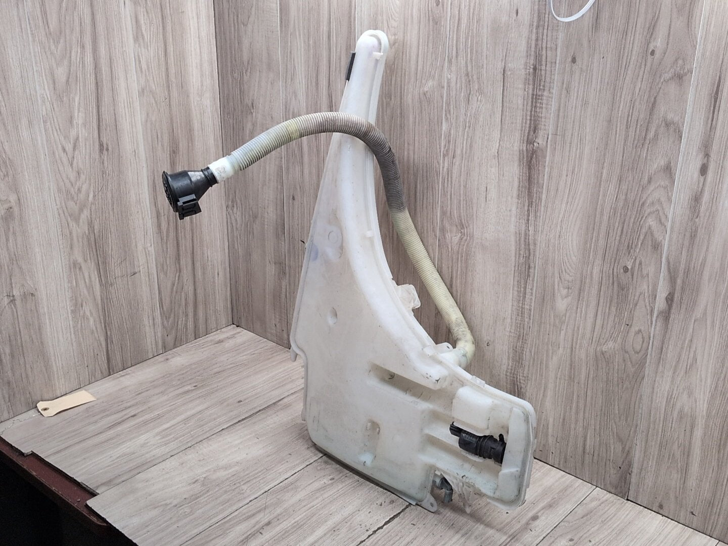 2011 BMW 328i E90 Windshield Reservoir Tank Assembly 7238669