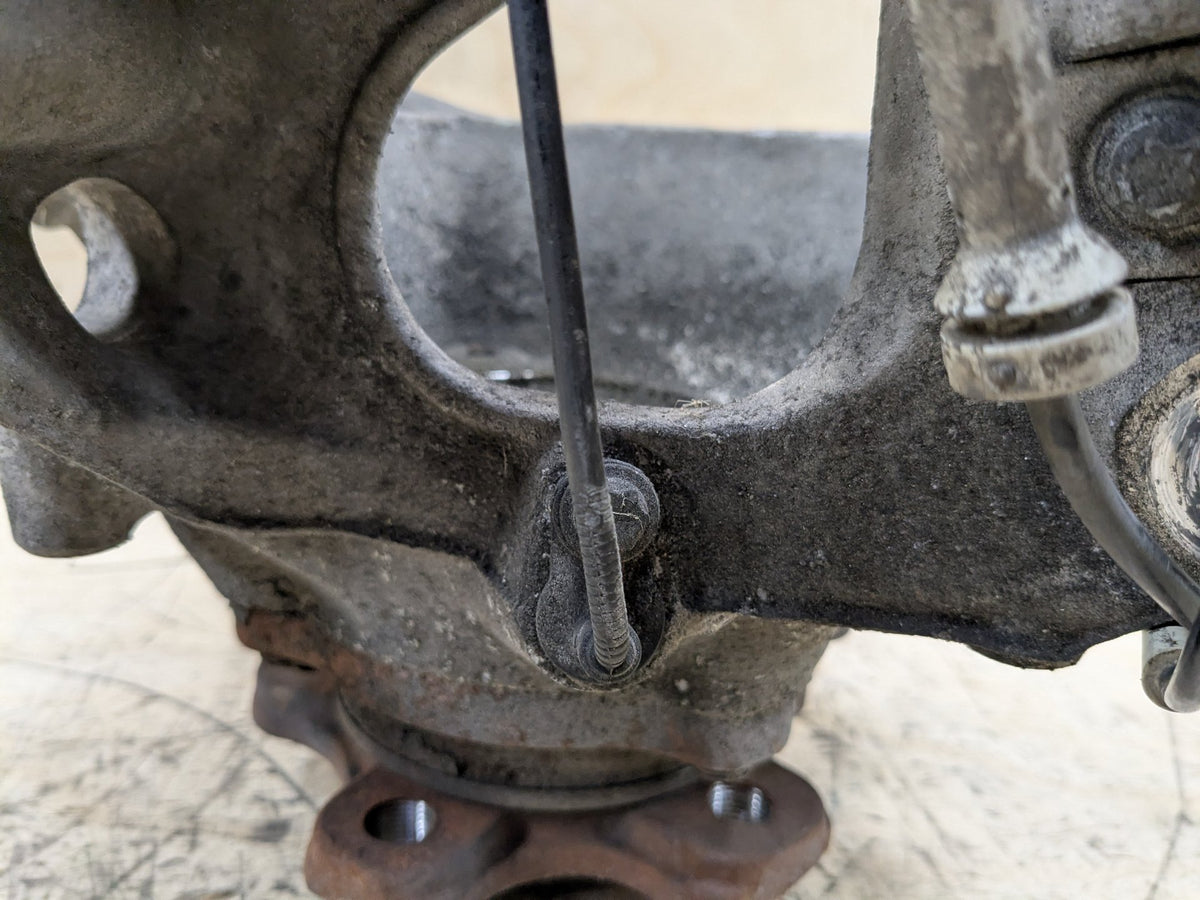 2016-2019 BMW 740i G12 Rear Right Spindle Knuckle w/ Bearing 6861136 OEM