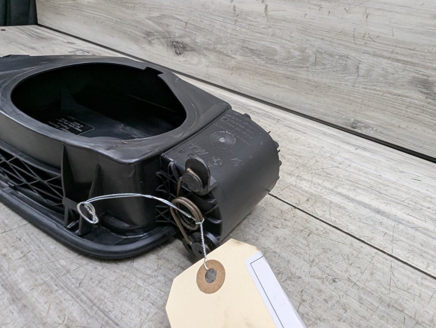 2011-2016 BMW 535i F10 Gas Cover Assembly 7218336
