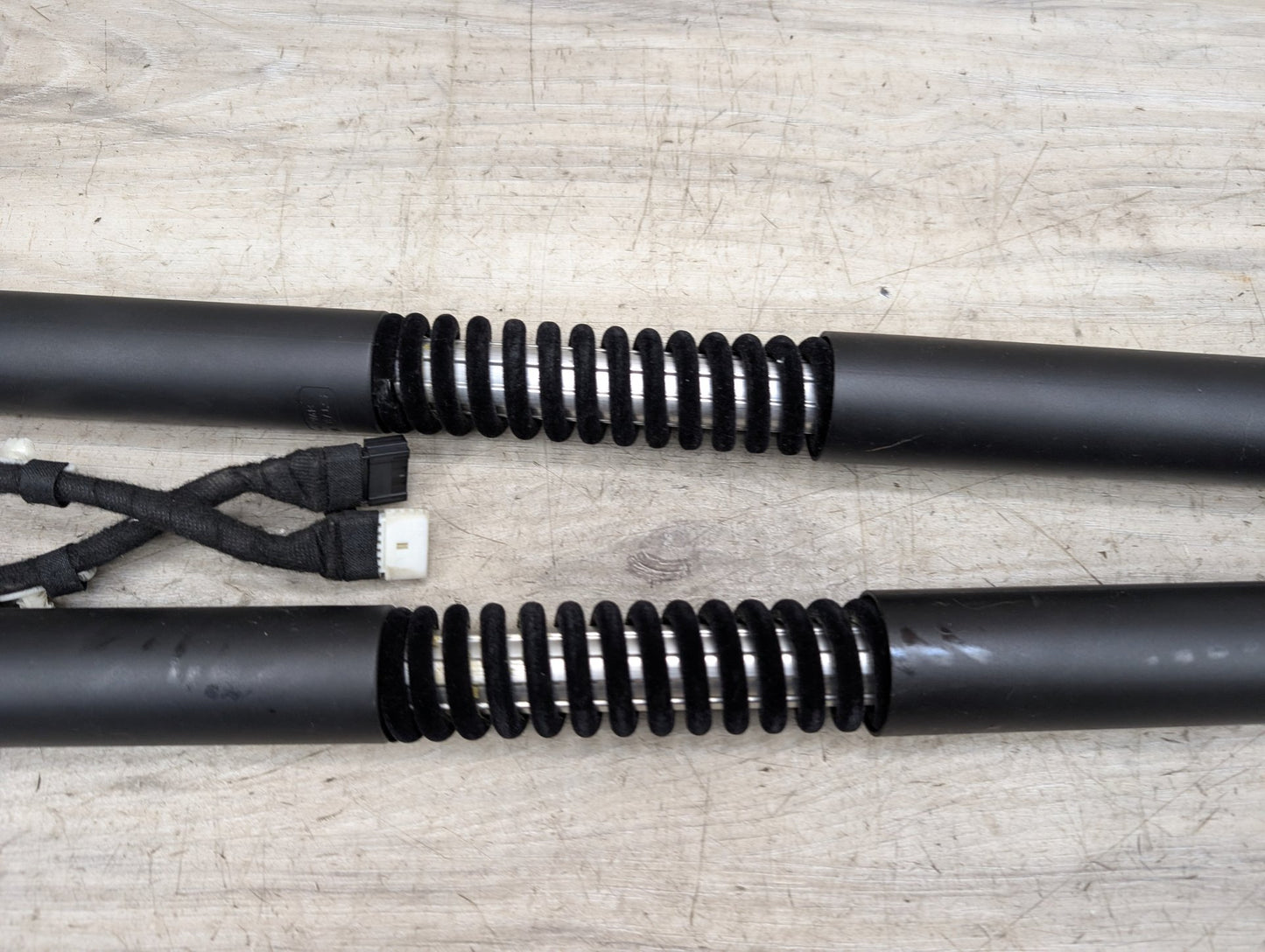 2014 - 2019 BMW 340 F34 Rear Left Right Liftgate Trunk Lid Strut Shock Supports SET 7298983 B58B30M0