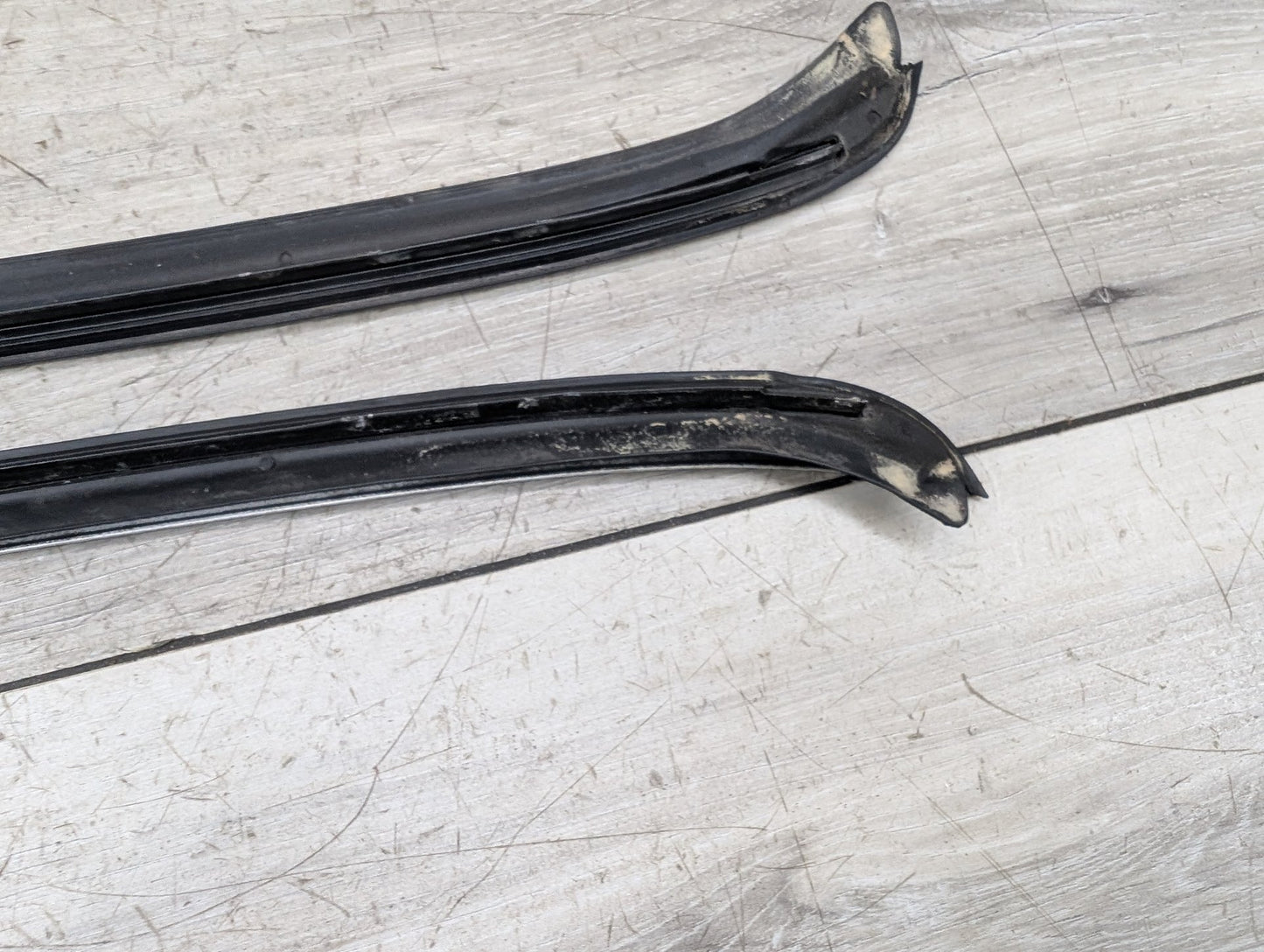 2007 - 2013 BMW X5 E70 Front Left Right Side Windshield Drip Trim Molding SET 7250395 N62B48B