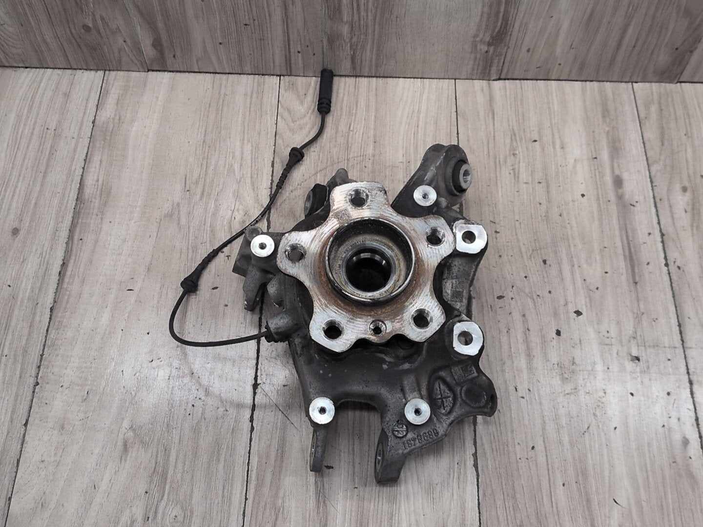 19-21 OEM BMW G20 330 M340 REAR Left Driver Knuckle Wheel Hub Spindle Bearing