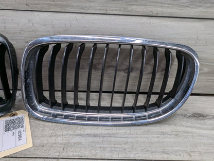 2006-2011 BMW 328i E90 Front Left Right Upper Bumper Cover Kidney Grilles SET 7201967