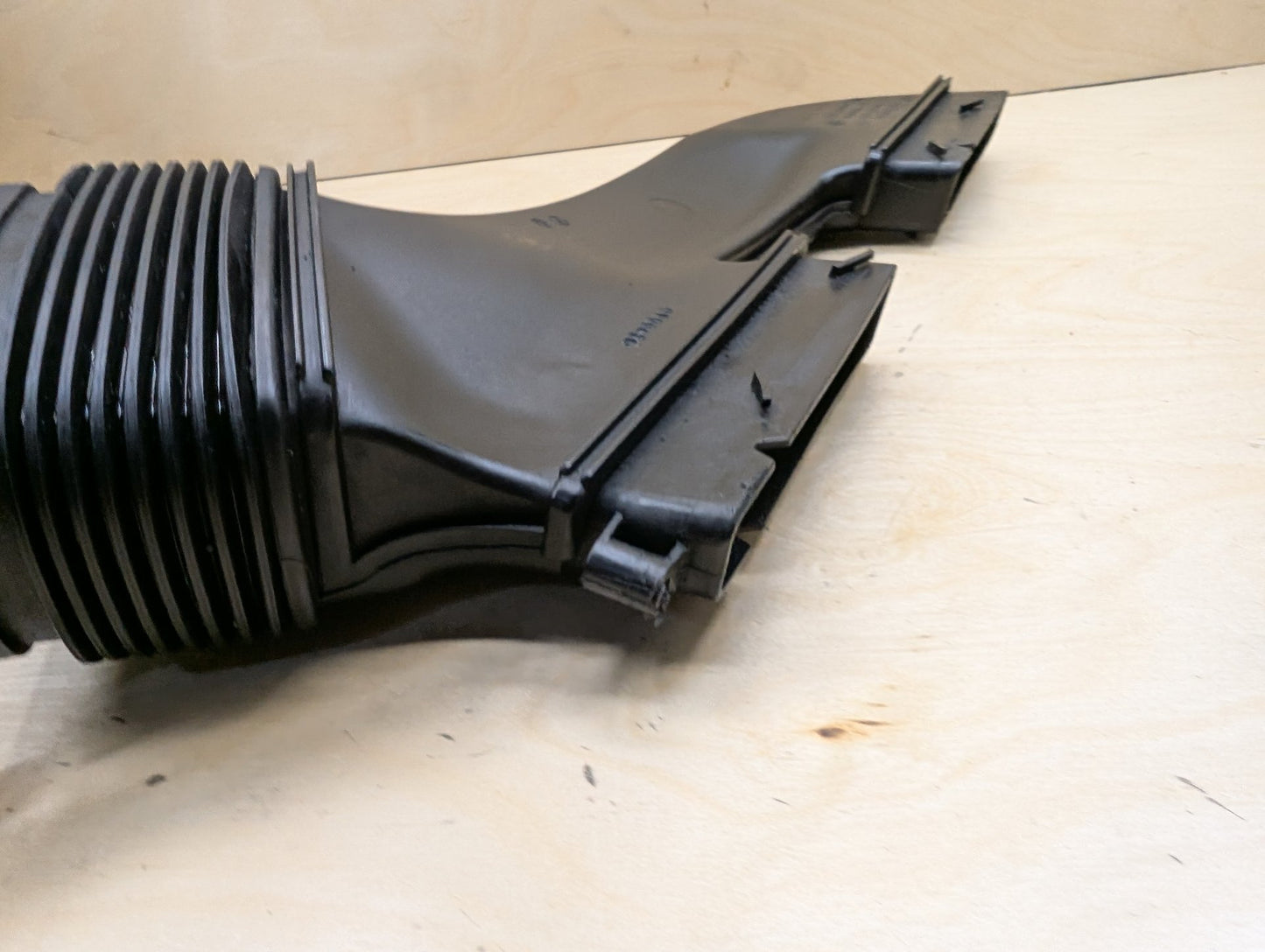 06-13 OEM BMW E84 E90 E92 E93 Engine N52 Front Inlet Intake Tube Pipe Air Duct