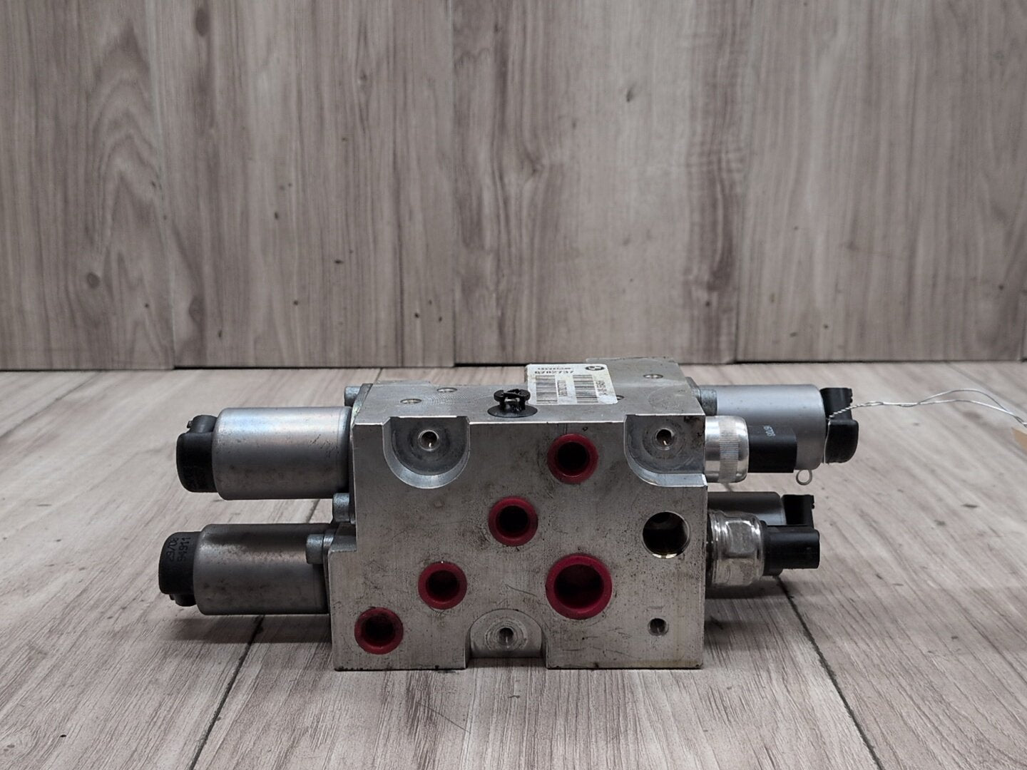 BMW X5 (E70) DYNAMIC DRIVE SUSPENSION HYDRAULIC VALVE BLOCK 37206782737