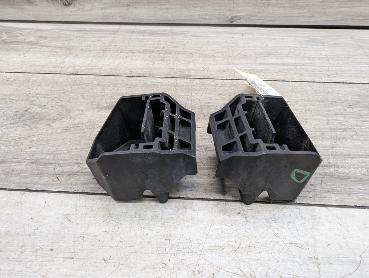 2008-2013 BMW 128i E82 Radiator Lower Mounting Brackets SET 7807184 OEM