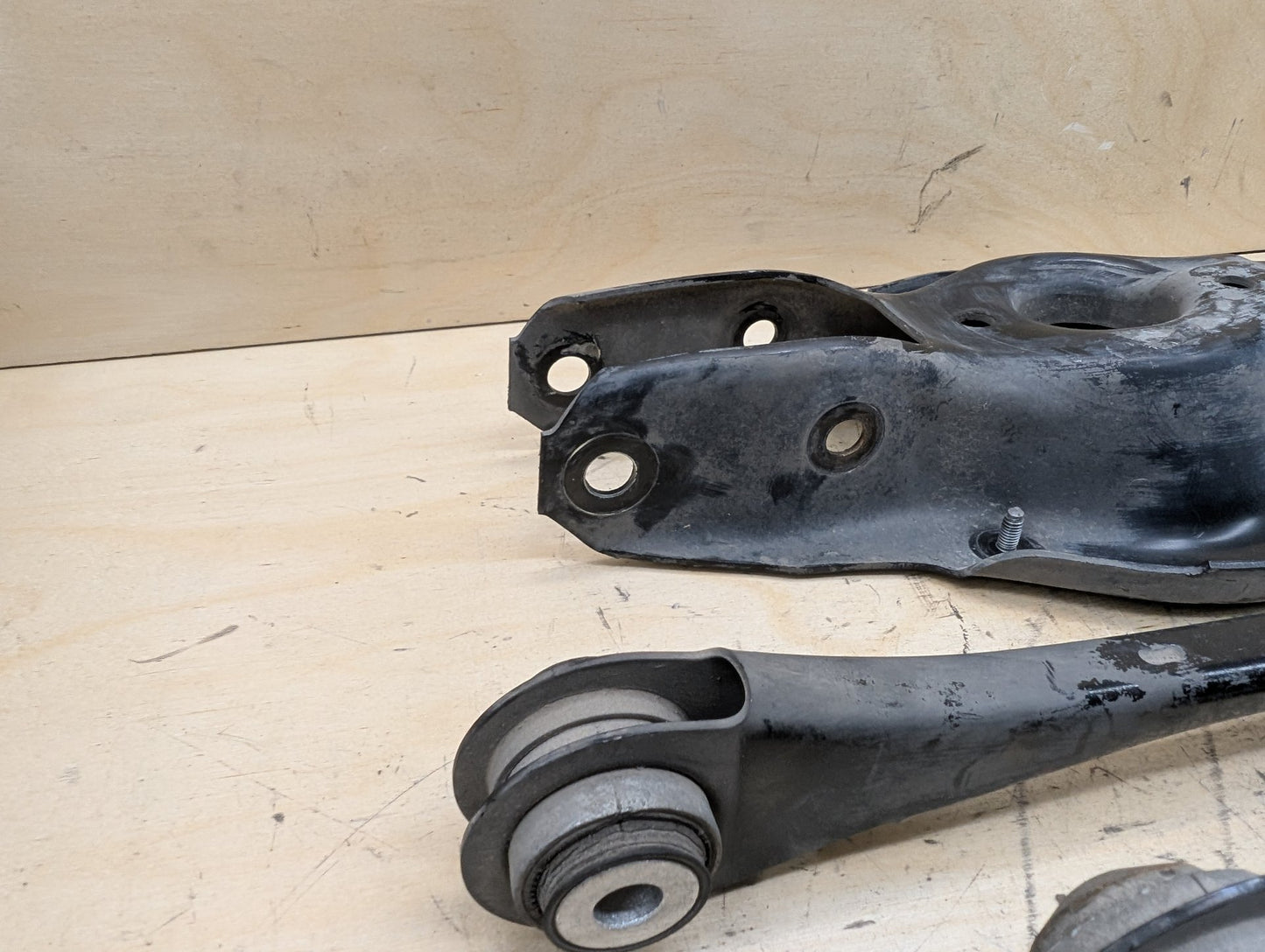 2012-2018 BMW 320i F30 Rear Right Passenger Control Arms SET 6792540