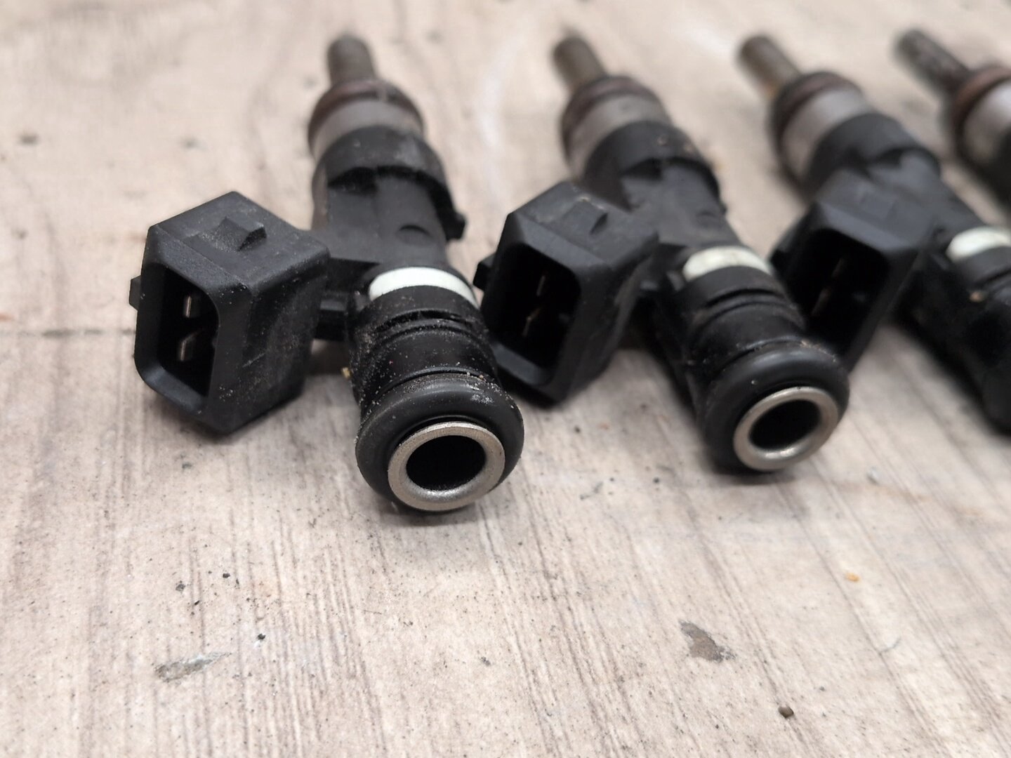 2004-2010 BMW E64 M6 S85B50A Engine Motor Injector SET 7839098