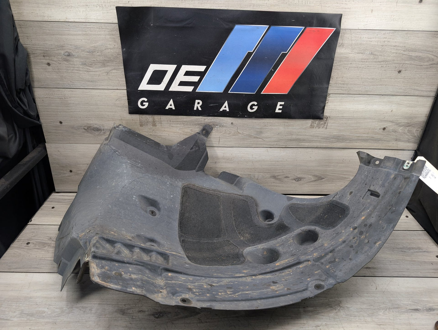 2019-2026 BMW X5 G05 Front Left Driver Wheel Fender Liner Splash Guard 7424907