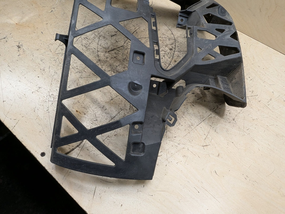 2019-2026 BMW 330i G20 Front Left Driver Fender Bracket 7422247 OEM