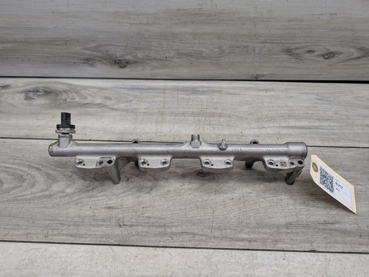 BMW G30 530i B46B20O0 Engine Motor Fuel Injector Rail Line 7639979