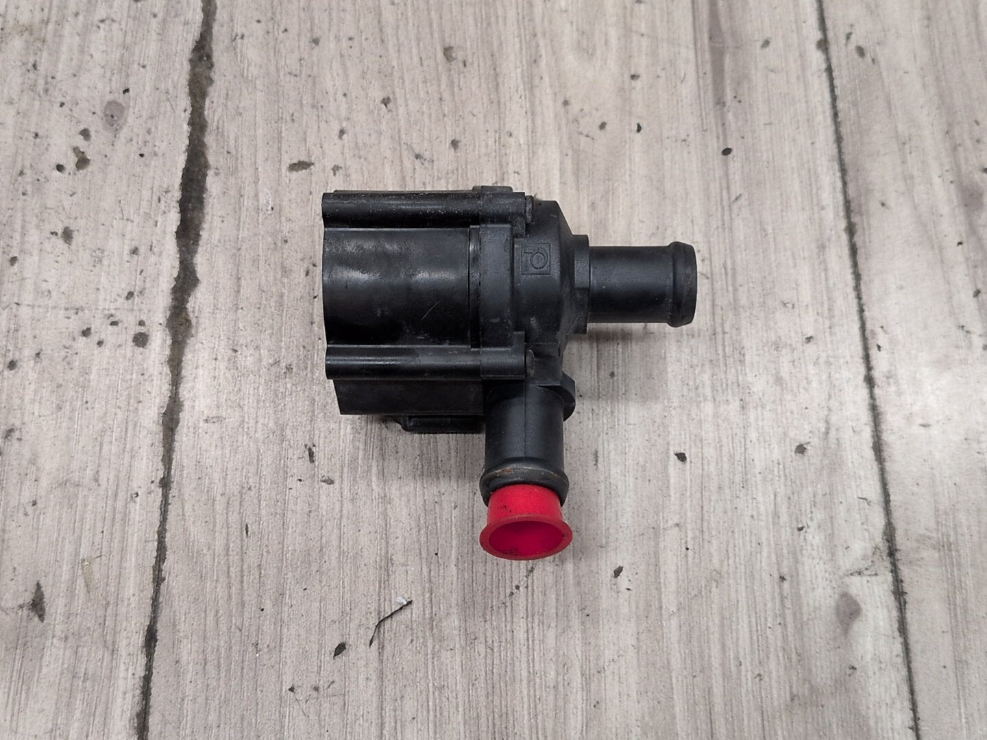 2015-2018 Audi 8U Q3 CCTA Engine Motor Cooling Auxiliary Water Pump 06H121601P