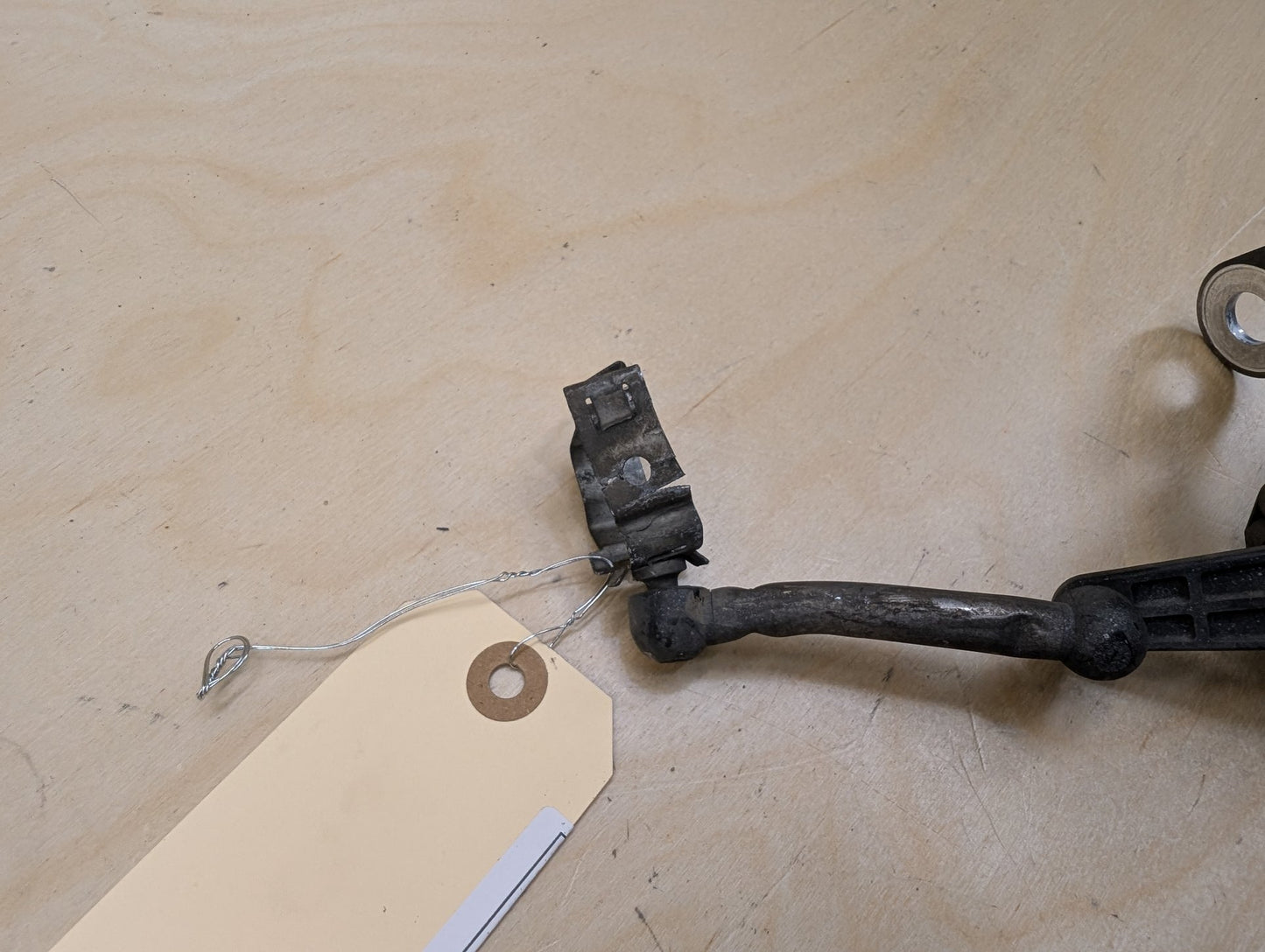 2007-2013 BMW 335i E93 Suspension Height Level Sensor 6778813