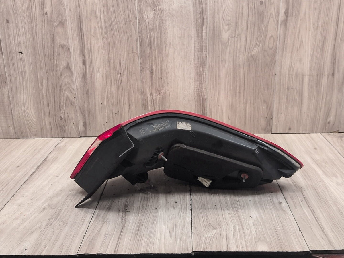 2009-2012 Mercedes-Benz E550 W212 Rear Left Driver Outer Tail Light A2129060758
