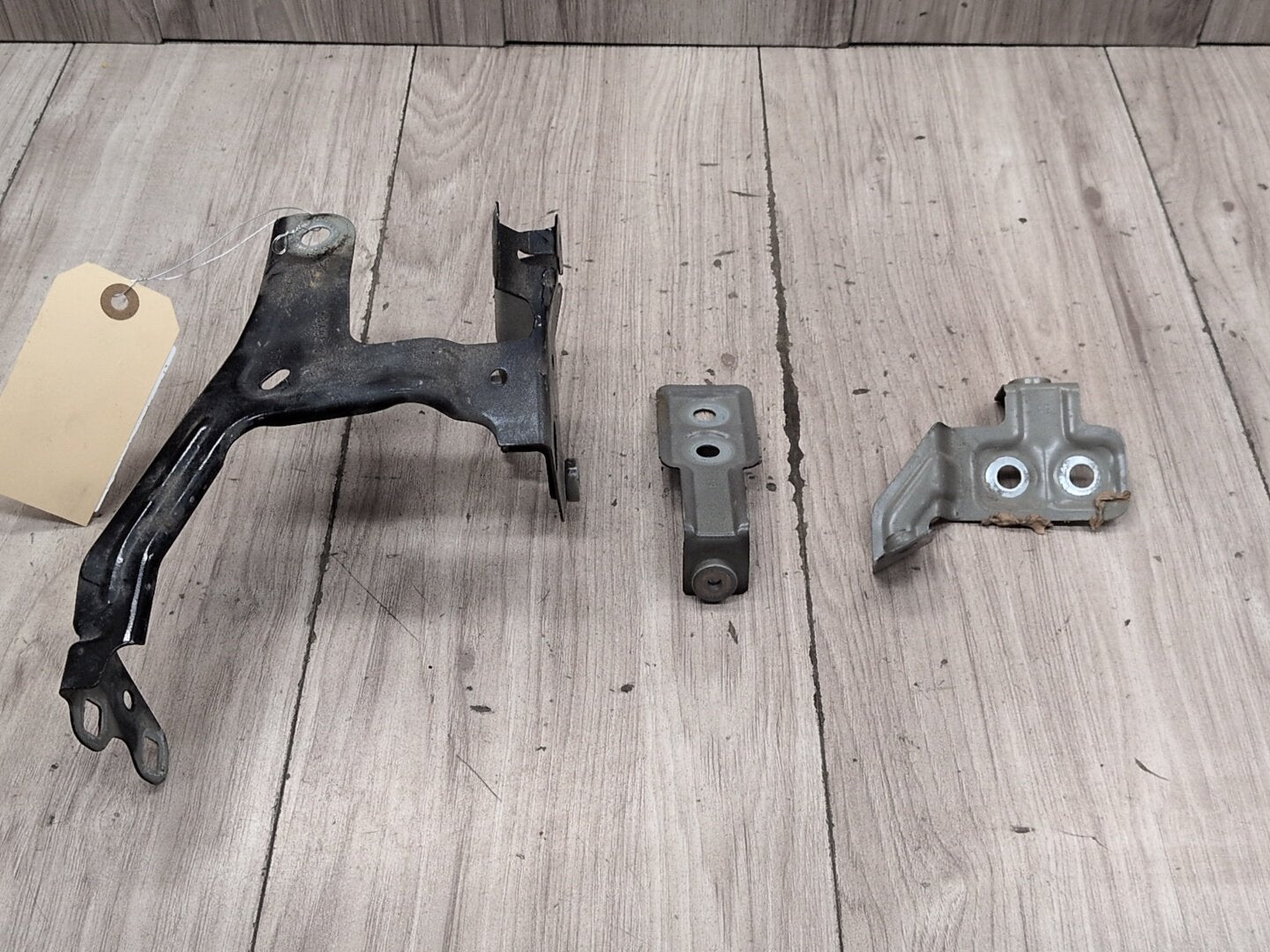 17-23 OEM BMW F90 G30 530 540 M550 M5 Front Right Passenger Fender Bracket SET
