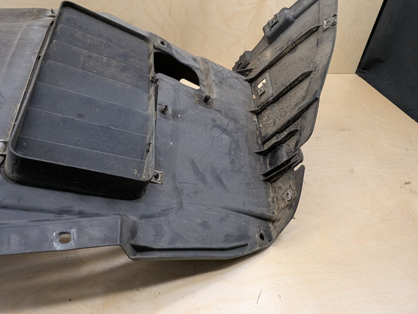 2007-2013 BMW 335i E93 Front Right Passenger Wheel Fender Liner Splash Guard 7162832