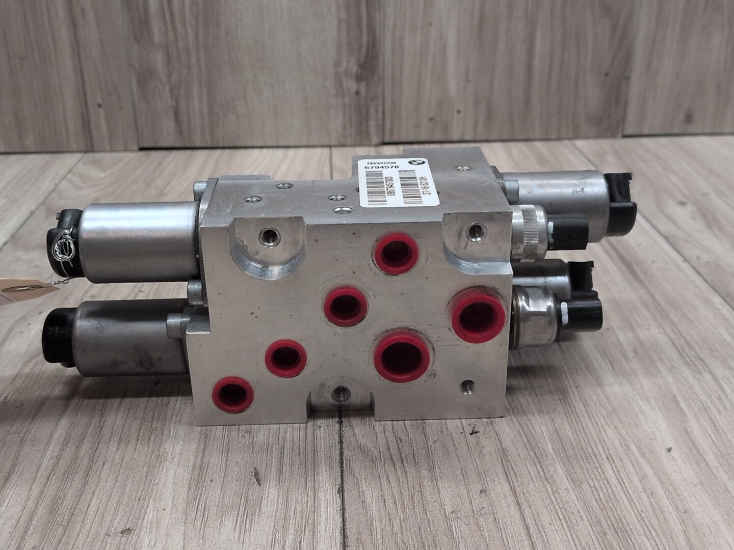 08-19 OEM BMW F15 F16 F85 F86 X5 M X6 M RHD Active Dynamic Drive Valve Block