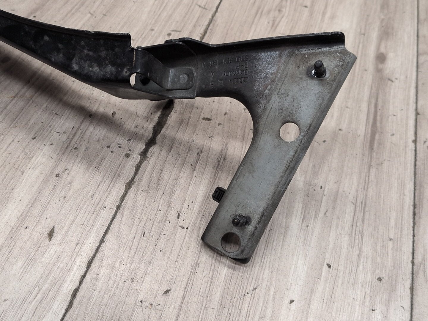 2008-2017 Audi S5 8T Front Left Right Fender Brackets SET 8T0821135C